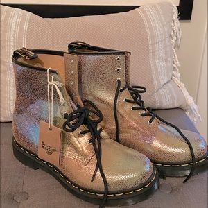 Brand new Dr. Martens Airwave Size 9 Brand New